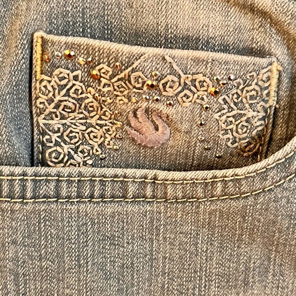 Gloria Vanderbilt Amanda All Around Slimming Effect Size 8 Women's Denim Shorts - Picture 3 of 13